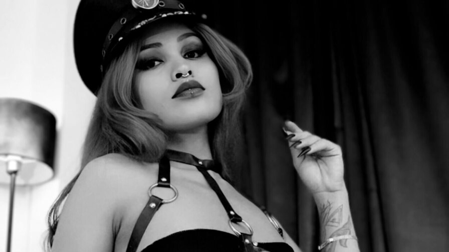 Start Anal Finger LanaDoux