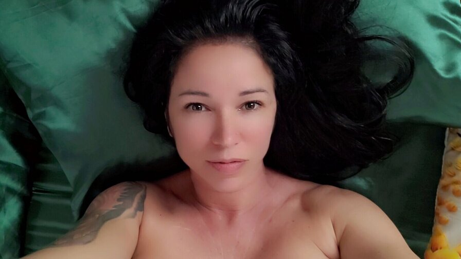 Start Anal Finger MorellaFox
